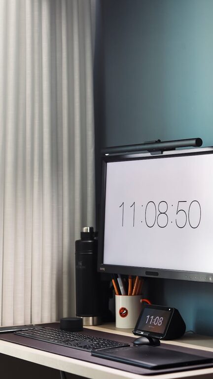 How to Create a Clutter-Free and Productive Home Workspace